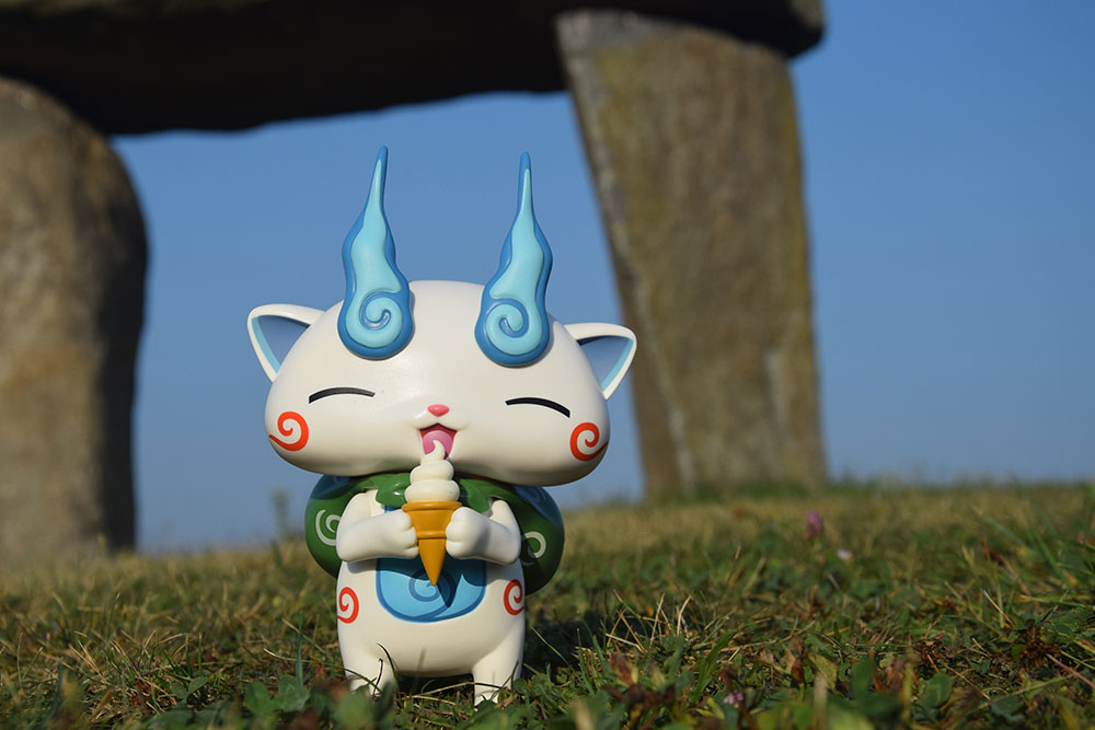 16-009.3 Komasan and the ice cream in late summer