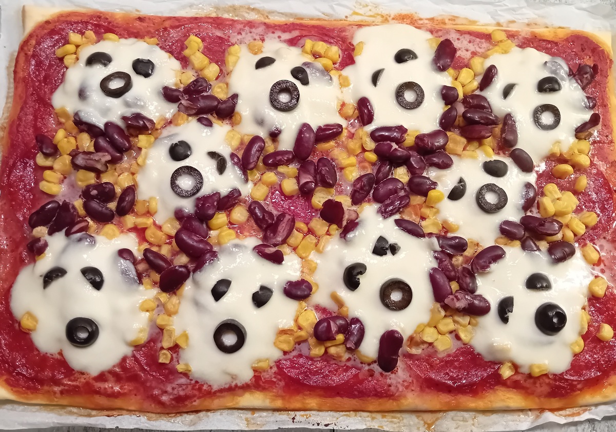 Happy Halloween -Spooky Pizza