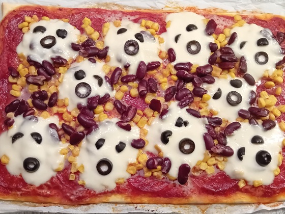 Happy Halloween -Spooky Pizza