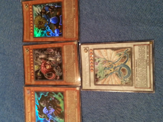 4 meiner Yu-Gi-Oh Karten