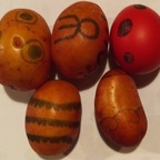 Ostereier und -kartoffeln (Eierfarbe: Rot)