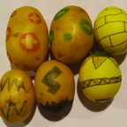 Ostereier und -kartoffeln (Eierfarbe: Gelb)